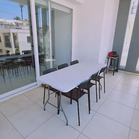Apartman Novel Lárnaka